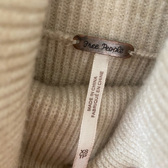 Free people oatmeal Heather Sweater size XS - Picture 6 of 8